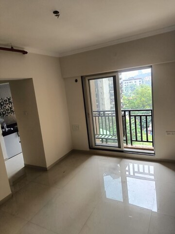 Room in 1 BHK Apartment at Raunak Unnathi Woods Phase 7 A And B, Ghodbunder Road – for Sale
