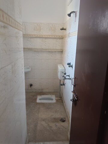Bathroom in 2 BHK Villa at RWA Apartments Sector 41, Sector 41 – for Rent