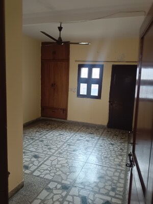 Room in 2 BHK Villa at RWA Apartments Sector 41, Sector 41 – for Rent