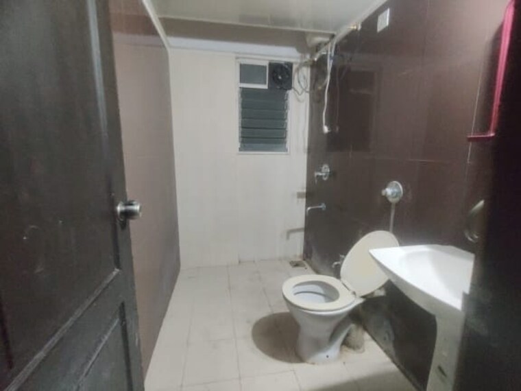 Bathroom, gk-roselands-rhythm 2 Bedroom 1050 Sq.Ft. Apartment In Pimple Saudagar Pune 9328587