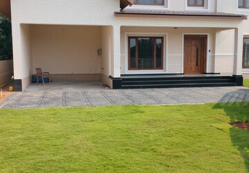 Room in 4 BHK Independent House at Kuttoor – for Sale