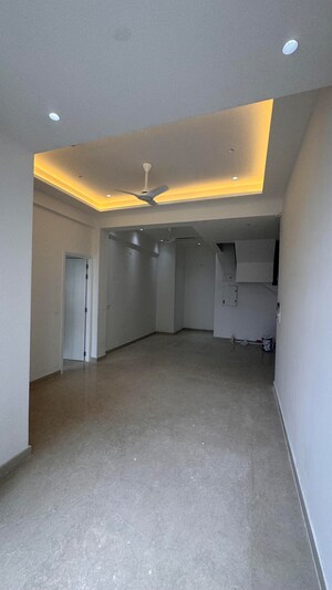 Room in 3 BHK Apartment at Indiabulls Sky Forest, Lower Parel – for Rent