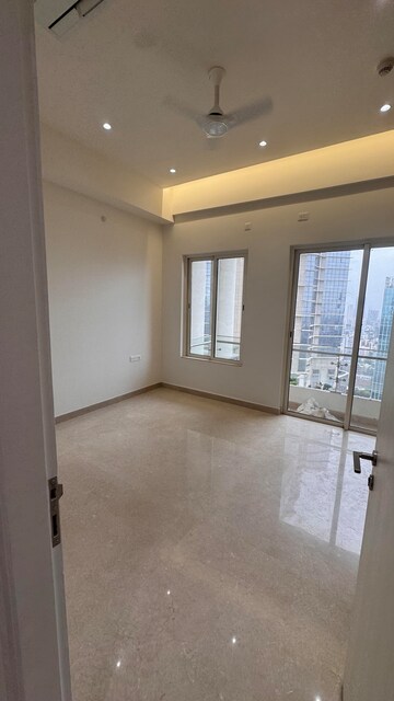 Room in 3 BHK Apartment at Indiabulls Sky Forest, Lower Parel – for Rent