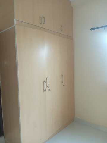 Room in 3 BHK Apartment at Manikonda – for Rent
