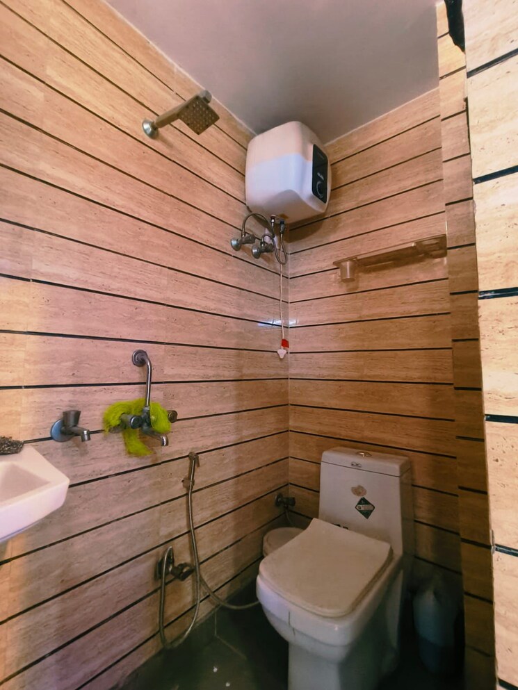 Bathroom, dwarka mor 2 Bedroom 750 Sq.Ft. Builder Floor In Dwarka Mor Delhi 9328655