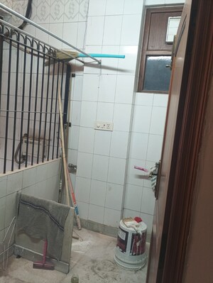  3 BHK Builder Floor at Shalimar Nest, Vasant Kunj – for Rent