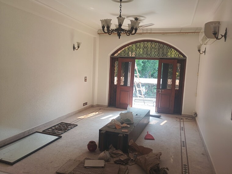 Room, shalimar-nest 3 Bedroom 230 Sq.Yd. Builder Floor In Vasant Kunj Delhi 9328677