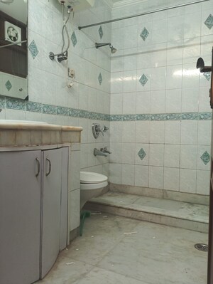 Bathroom in 3 BHK Builder Floor at Shalimar Nest, Vasant Kunj – for Rent