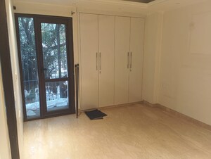 Room in 4 BHK Builder Floor at Vasant Kunj – for Rent