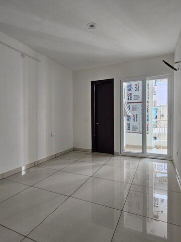 Room in 3 BHK Apartment at Hermitage Centralis, Vip Road – for Sale