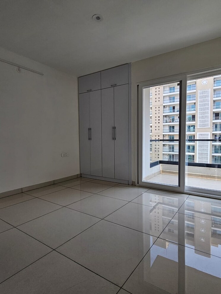 Room, hermitage-centralis 3 Bedroom 1700 Sq.Ft. Apartment In Vip Road Zirakpur 9328592