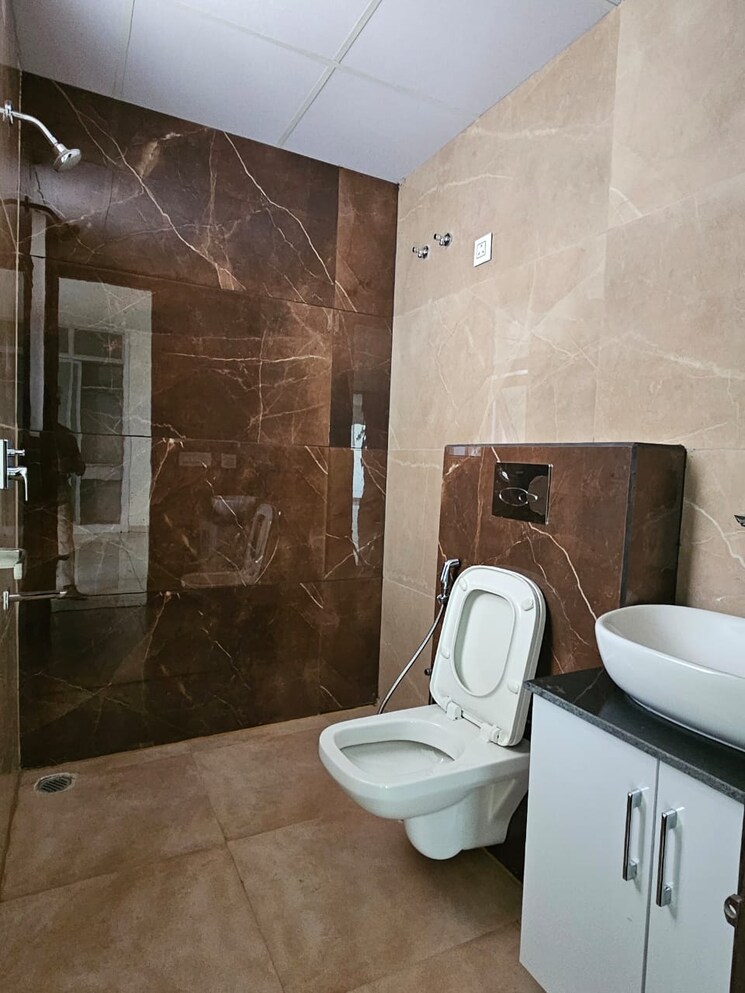 Bathroom, hermitage-centralis 3 Bedroom 1700 Sq.Ft. Apartment In Vip Road Zirakpur 9328592