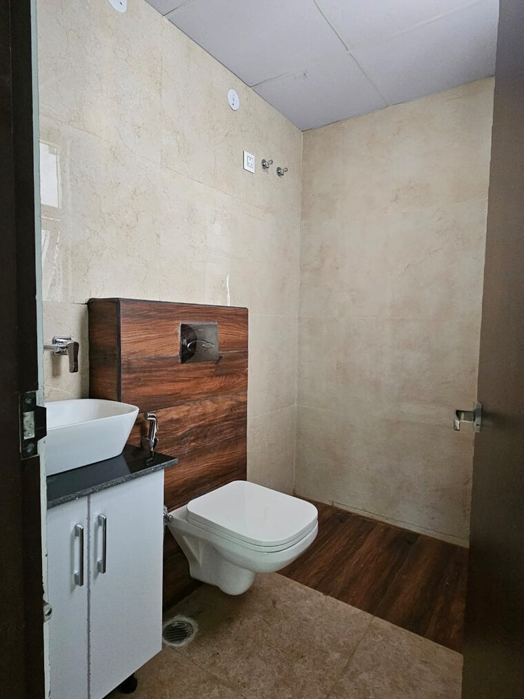 Bathroom, hermitage-centralis 3 Bedroom 1700 Sq.Ft. Apartment In Vip Road Zirakpur 9328592