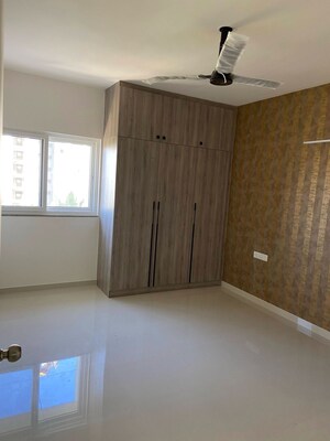Room in 3 BHK Apartment at Rohan Upavan, Hennur – for Rent