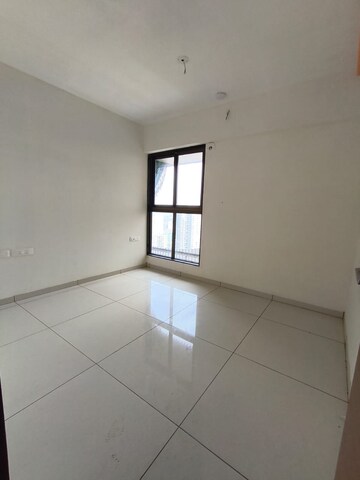 Room in 2 BHK Apartment at Siddharth Nagar CHS Goregaon, Goregaon West – for Rent