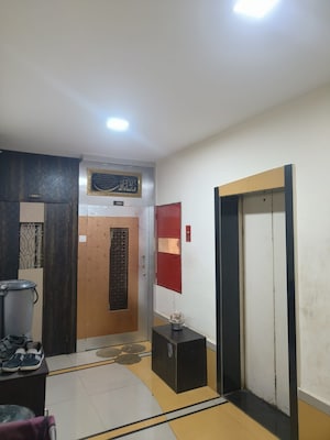 Room in 2 BHK Apartment at K Raheja Vihar, Powai – for Sale
