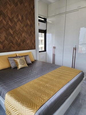 Master Bedroom in 3 BHK Apartment at Sadanand Building, Dadar West – for Rent