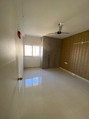 Room in 3 BHK Apartment at Rohan Upavan, Hennur – for Rent