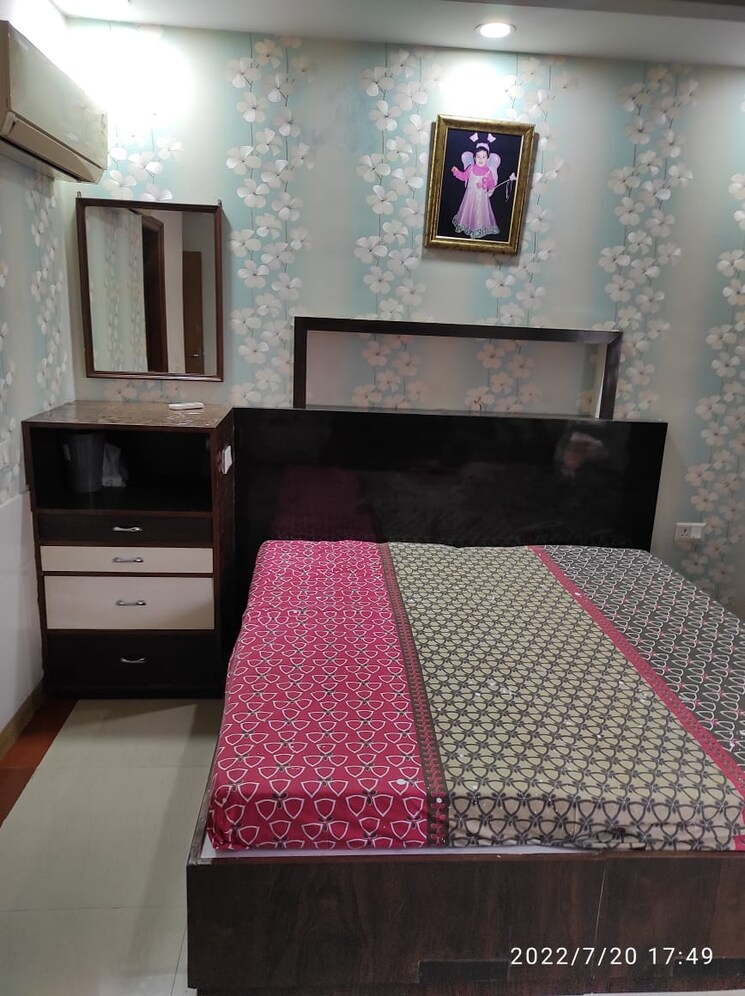 Bedroom, nirmaan-splande-premium 3 Bedroom 1800 Sq.Ft. Apartment In Patiala Road Zirakpur 9328929