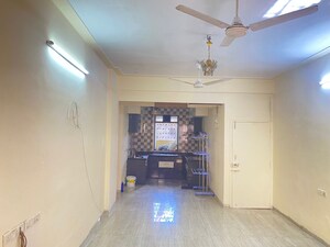 Room in 2 BHK Apartment at Mahim East – for Rent