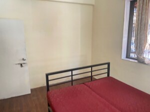 Room in 2 BHK Apartment at Mahim East – for Rent