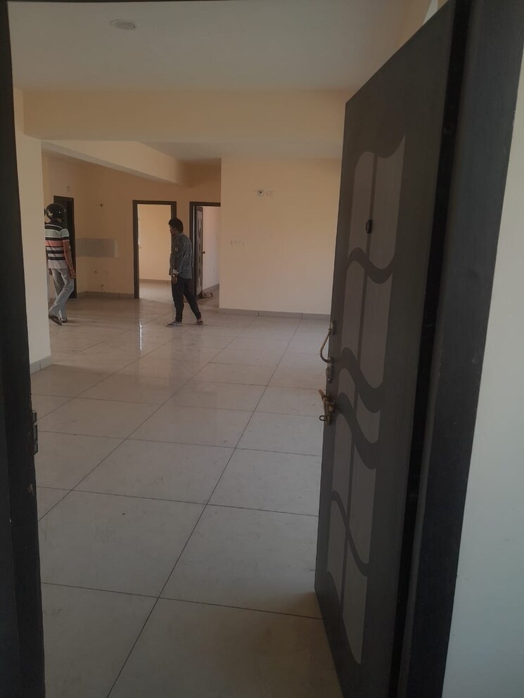 Room, lalpur 3 Bedroom 1717 Sq.Ft. Apartment In Lalpur Ranchi 9328931