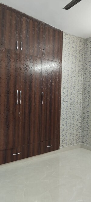 Building Lobby in 3.5 BHK Villa at BPTP Park 81, Sector 81 – for Rent