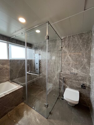 Bathroom in 3 BHK Apartment at Prestige Fairfield, Rmv 2nd Stage – for Rent