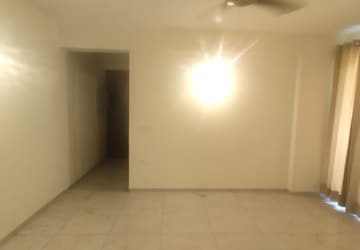 Room in 2 BHK Apartment at BPTP Discovery Park, Sector 80 – for Rent