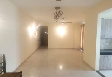 Room in 2 BHK Apartment at BPTP Discovery Park, Sector 80 – for Rent