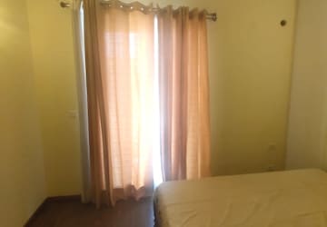 Bedroom in 2 BHK Apartment at BPTP Discovery Park, Sector 80 – for Rent