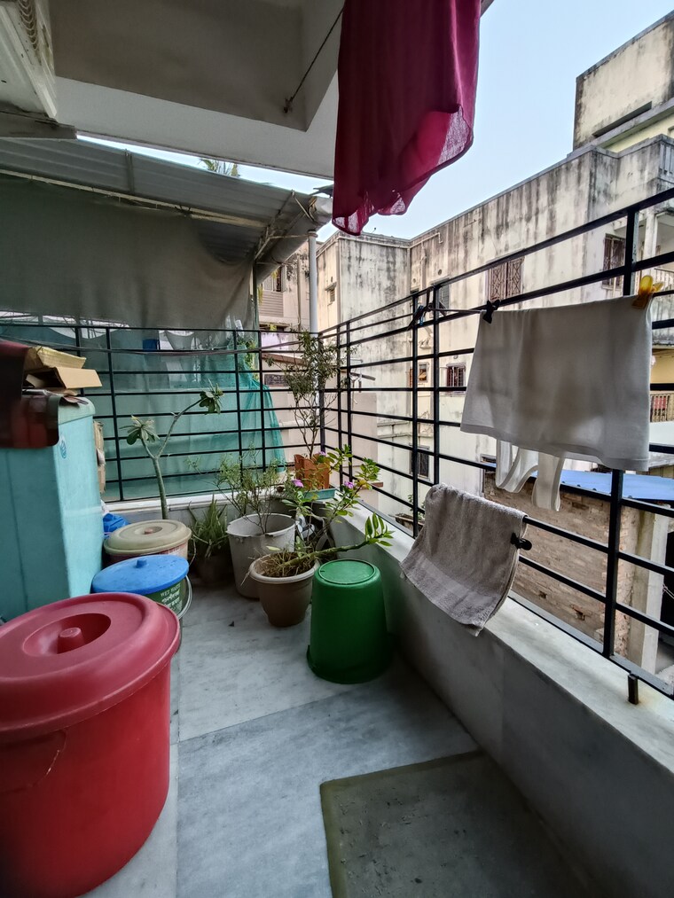 Balcony, lake town 3 Bedroom 1050 Sq.Ft. Apartment In Lake Town Kolkata 9329010