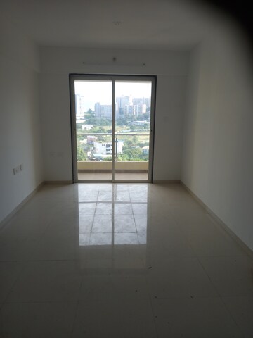 Room in 3 BHK Apartment at Ganraj Skydale, Mohammadwadi – for Rent