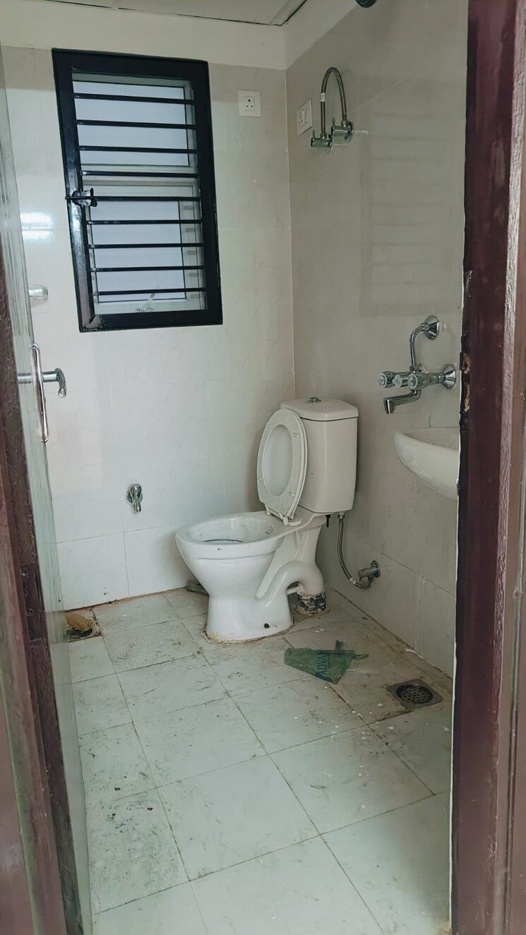 Bathroom, rps-savana 3 Bedroom 1550 Sq.Ft. Builder Floor In Sector 88 Faridabad 9329012