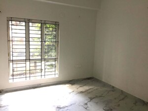 Room in 3 BHK Apartment at Punjabi Para – for Sale