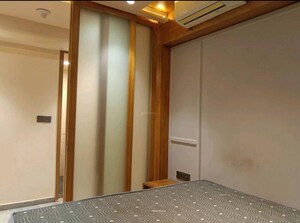 Room in 3 BHK Apartment at Lokhandwala Minerva Mahalaxmi, Mahalaxmi – for Rent