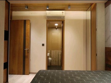 Building Lobby in 3 BHK Apartment at Lokhandwala Minerva Mahalaxmi, Mahalaxmi – for Rent