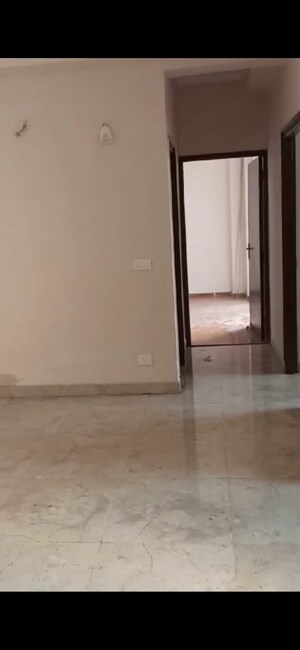 2.5 BHK Apartment For Rent in Amrapali Golf Homes, Sector 4 Greater Noida