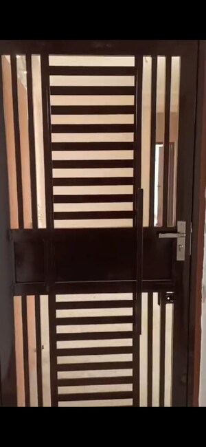 Staircase in 2.5 BHK Apartment at Amrapali Golf Homes, Sector 4 Greater Noida – for Rent