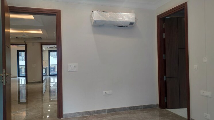 Room, sector 15 4 Bedroom 375 Sq.Yd. Builder Floor In Sector 15 Gurgaon 9329177