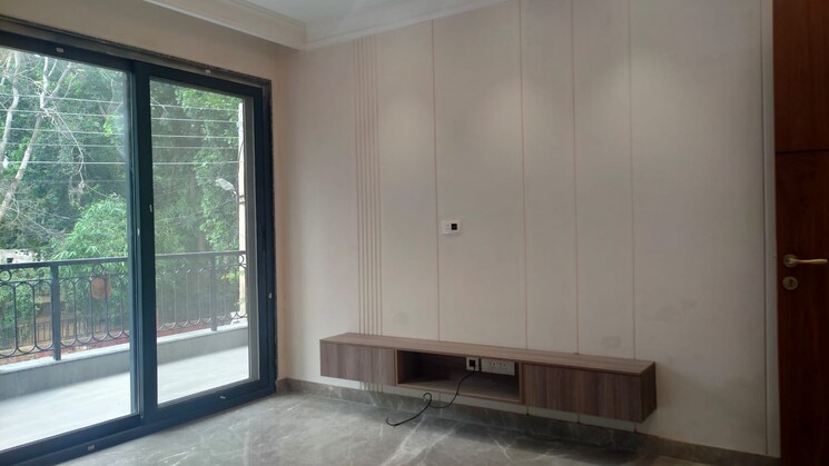 Room, sector 15 4 Bedroom 375 Sq.Yd. Builder Floor In Sector 15 Gurgaon 9329177