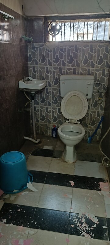 Bathroom in 1 BHK Builder Floor at Saket – for Rent
