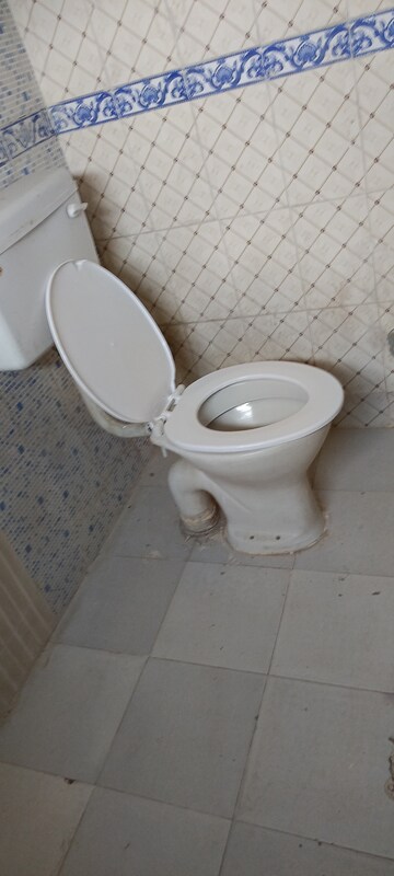 Bathroom in 1 BHK Builder Floor at Saket – for Rent