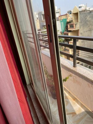 Balcony in 1 BHK Builder Floor at Sushant Lok 3, Sector 57 – for Rent