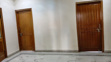 Room in 3 BHK Builder Floor at Sector 15 – for Rent