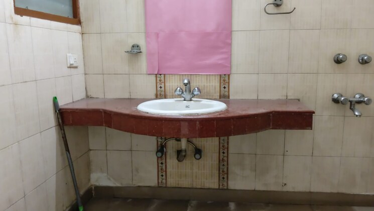 Kitchen, sector 15 3 Bedroom 204 Sq.Yd. Builder Floor In Sector 15 Gurgaon 9329205