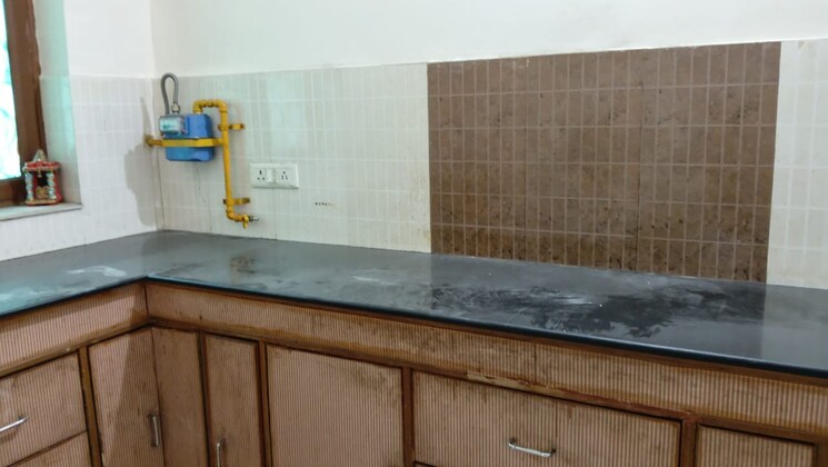 Kitchen, sector 15 3 Bedroom 204 Sq.Yd. Builder Floor In Sector 15 Gurgaon 9329205