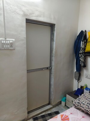 Furnished Amenities in 2 BHK Apartment at Mahim West – for Rent