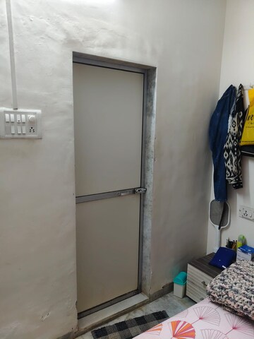 Furnished Amenities in 2 BHK Apartment at Mahim West – for Rent