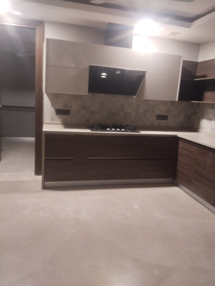 undefined, dlf phase i 4 Bedroom 1800 Sq.Ft. Builder Floor In Dlf Phase I Gurgaon 9329314